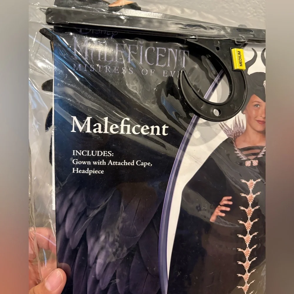 Spirit Halloween Disney Maleficent Mistress of Evil Child Costume Size Medium - Picture 6 of 6